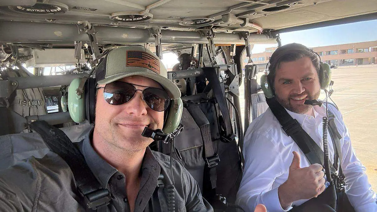 JD Vance en la frontera con México II.jpg