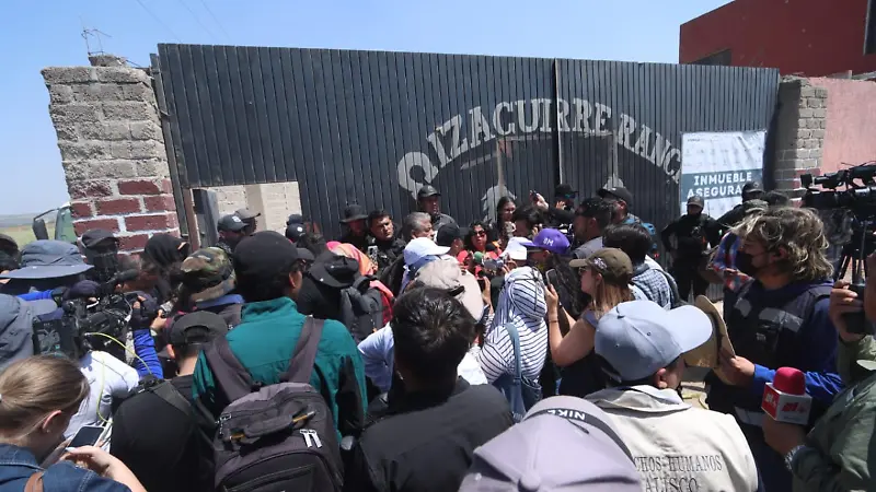 Recorrido al Rancho Izaguirre en Teuchitlán: entre empujones, medios y  colectivos de buscadoras entran al predio - El Sol de México | Noticias,  Deportes, Gossip, Columnas