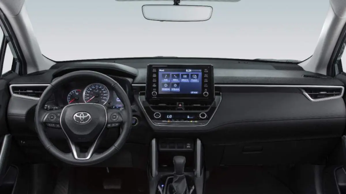 El tablero equipa volante multifunción y pantalla central de ocho pulgadas.