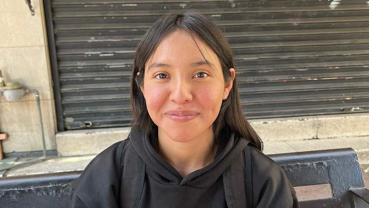 Jessica_jóvenes en el gimnasio_rutina de ejercicio