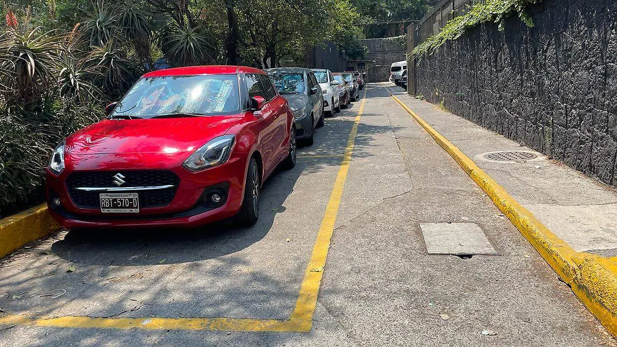 CU-ESTACIONAMIENTO-PEATONES-danna estrada 