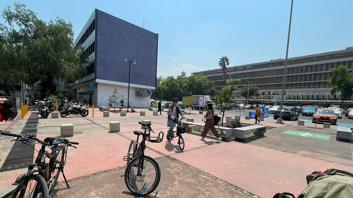 TRANSFORMAN ESPACIO EN CU PEATONAL