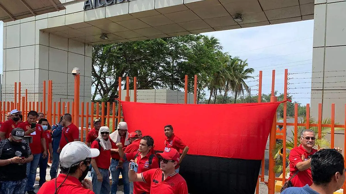 Estalla huelga de mineros2