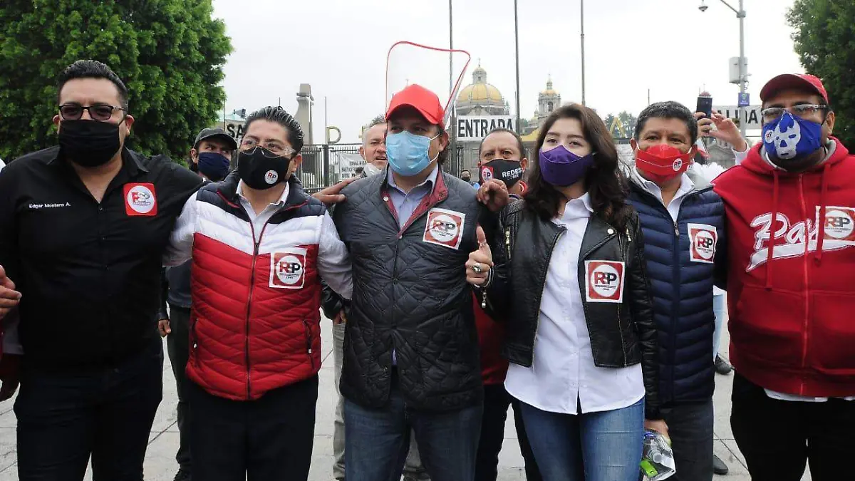 redes sociales ADRIAN VAZQUEZ