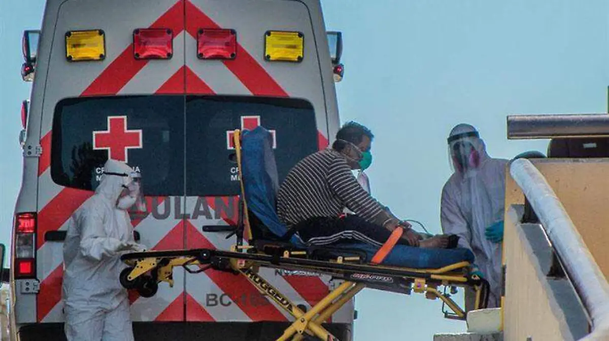 ambulancia-medicos-covid-mexico