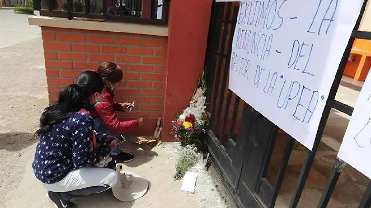 padres-trageida-bolivia3