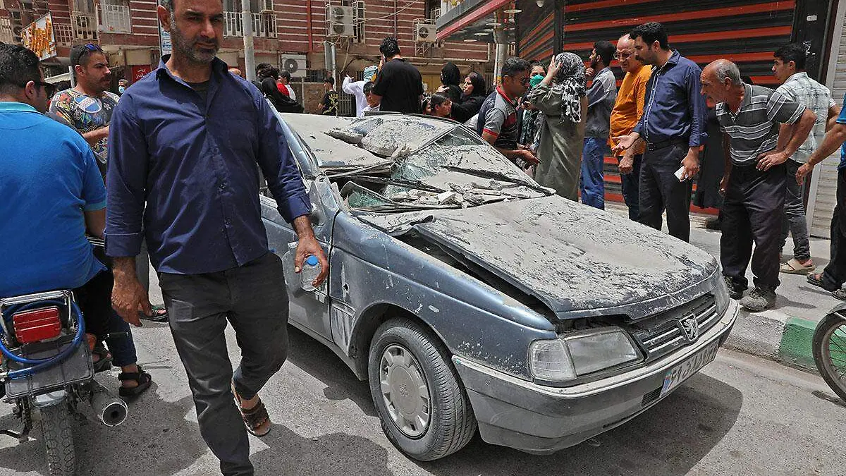 Derrumbe en edificio de Irán2