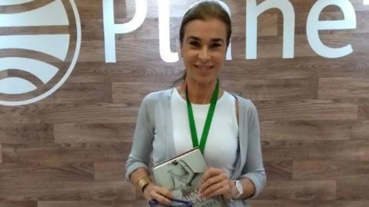 Carmen Posadas presenta su novela la maestra de títeres 