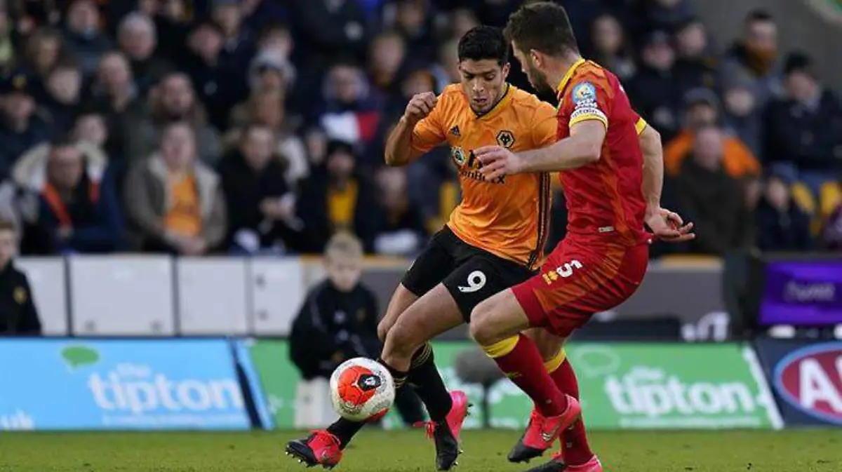 raul-jimenez-wolves-norwich