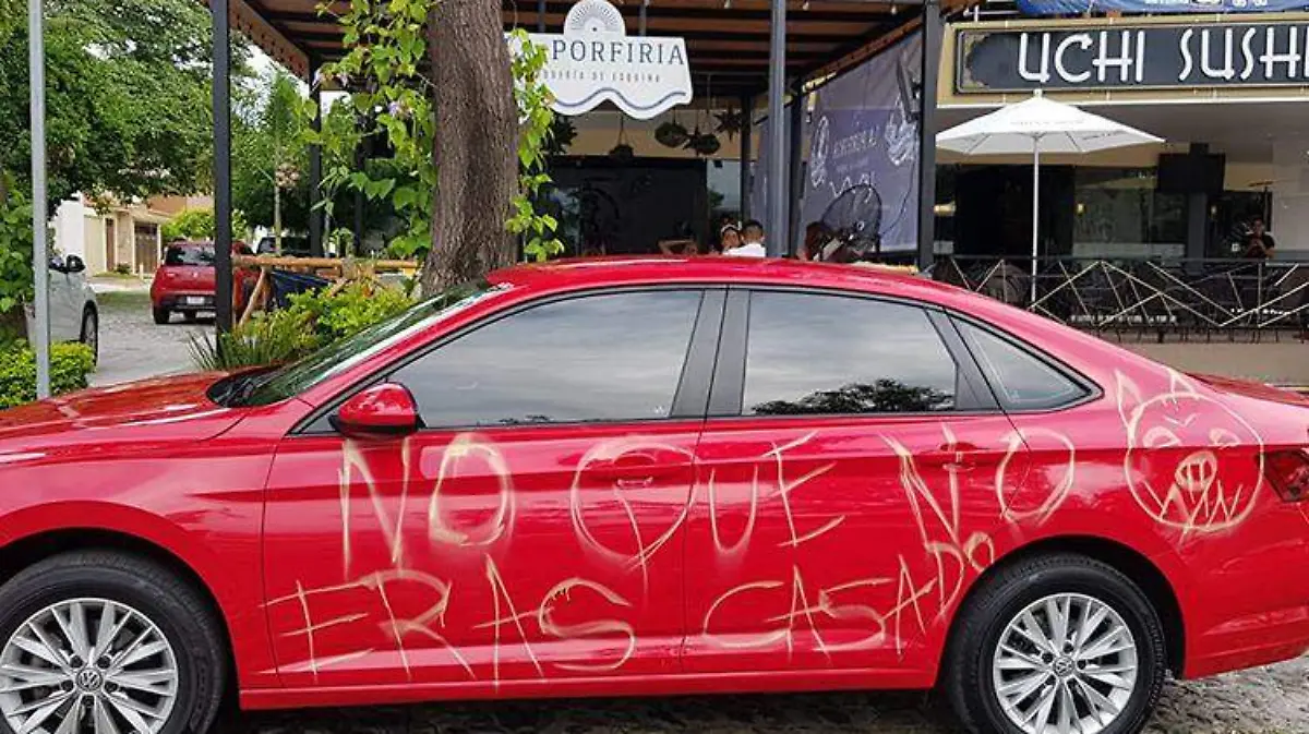 auto-rayado-infiel2