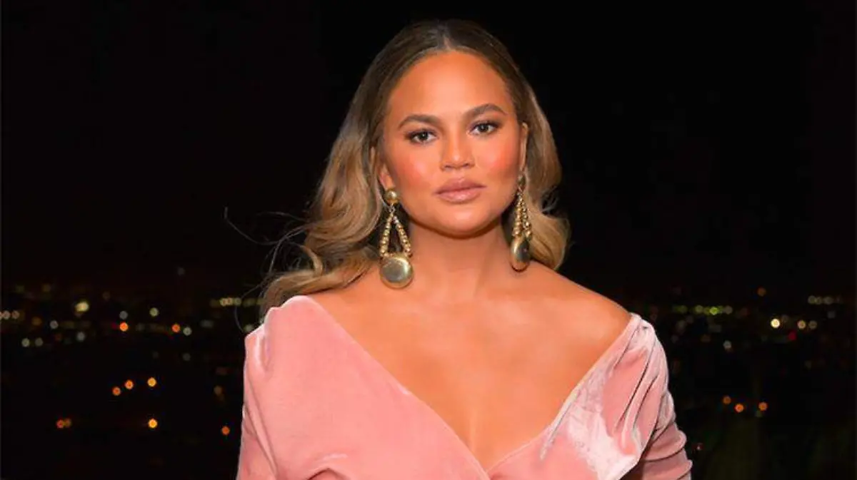 Chrisy Teigen2