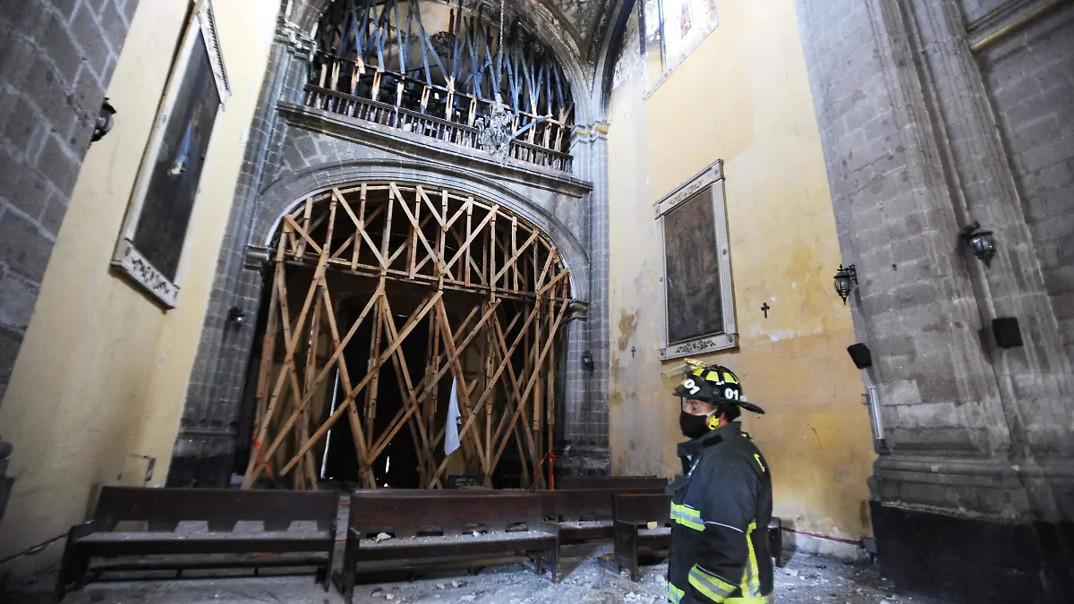 IGLESIA DE LA SANTA VERACRUZ-INCENDIO-mauricio huizar (3)