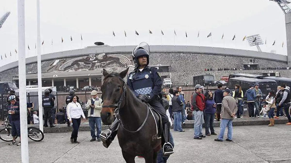 opertivo seguridad estadio CU