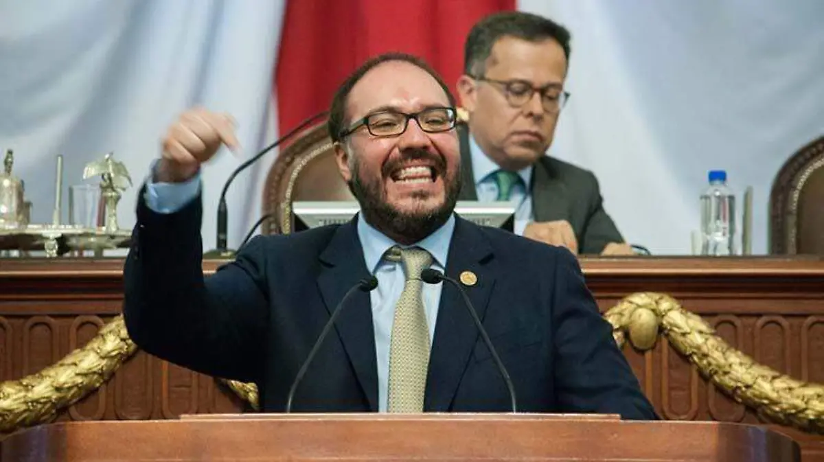 Mauricio Toledo pide licencia como diputado