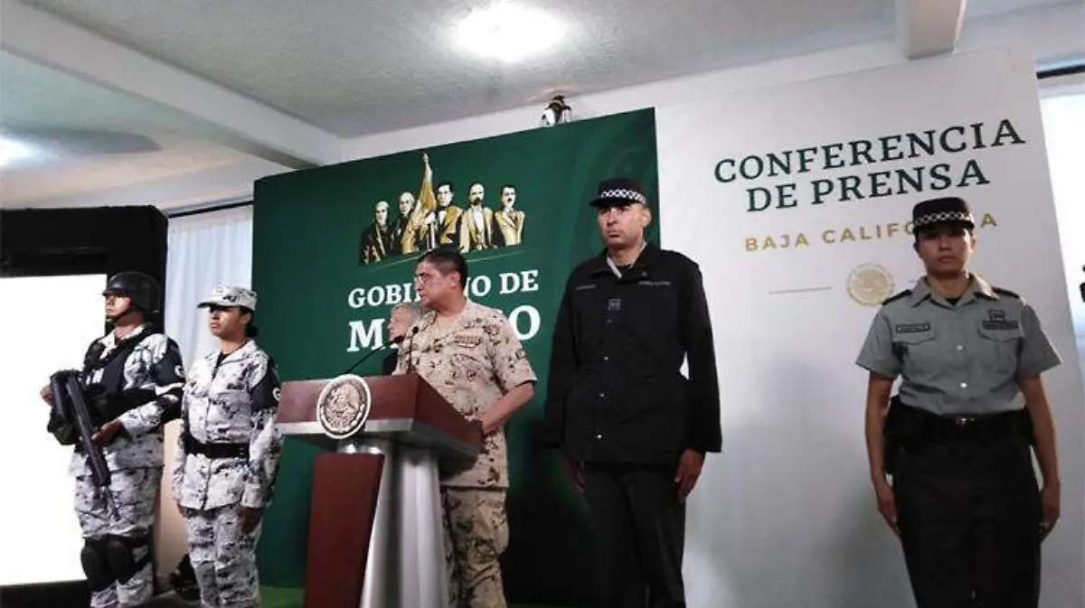 uniformes-guardianacional-carlosluna