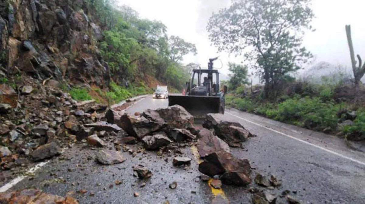 lluvias-carreteras-oaxaca2