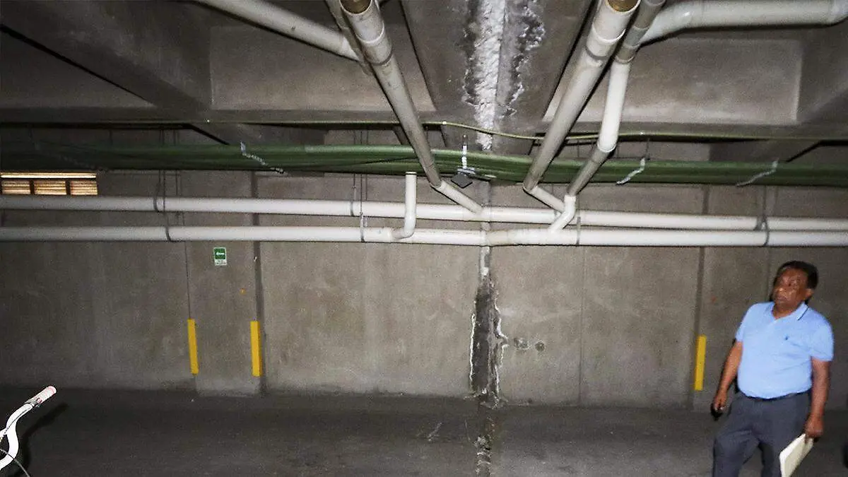 BUSCAN A CONSTRUCTORA POR FALLAS EN EDIFICIO-romina solis