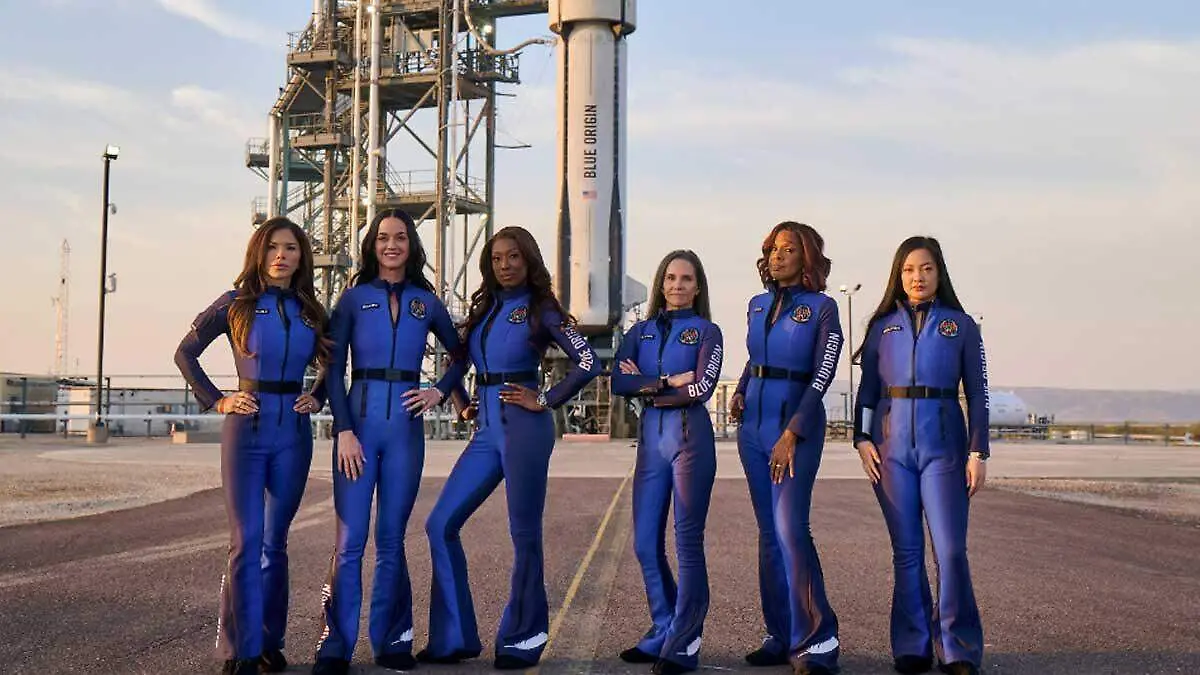 Katy-Perry_espacio_tripulacion_02