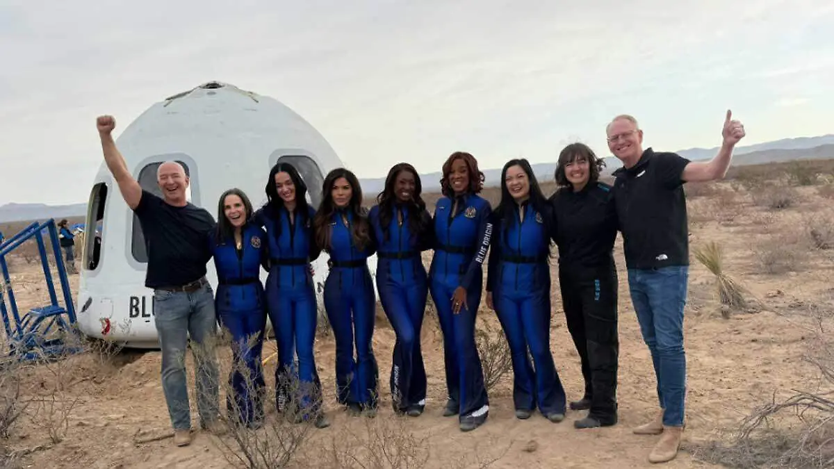 Katy-Perry_espacio_tripulacion_03