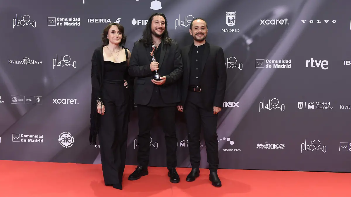 Premio Platino equipo El ladrón de perros