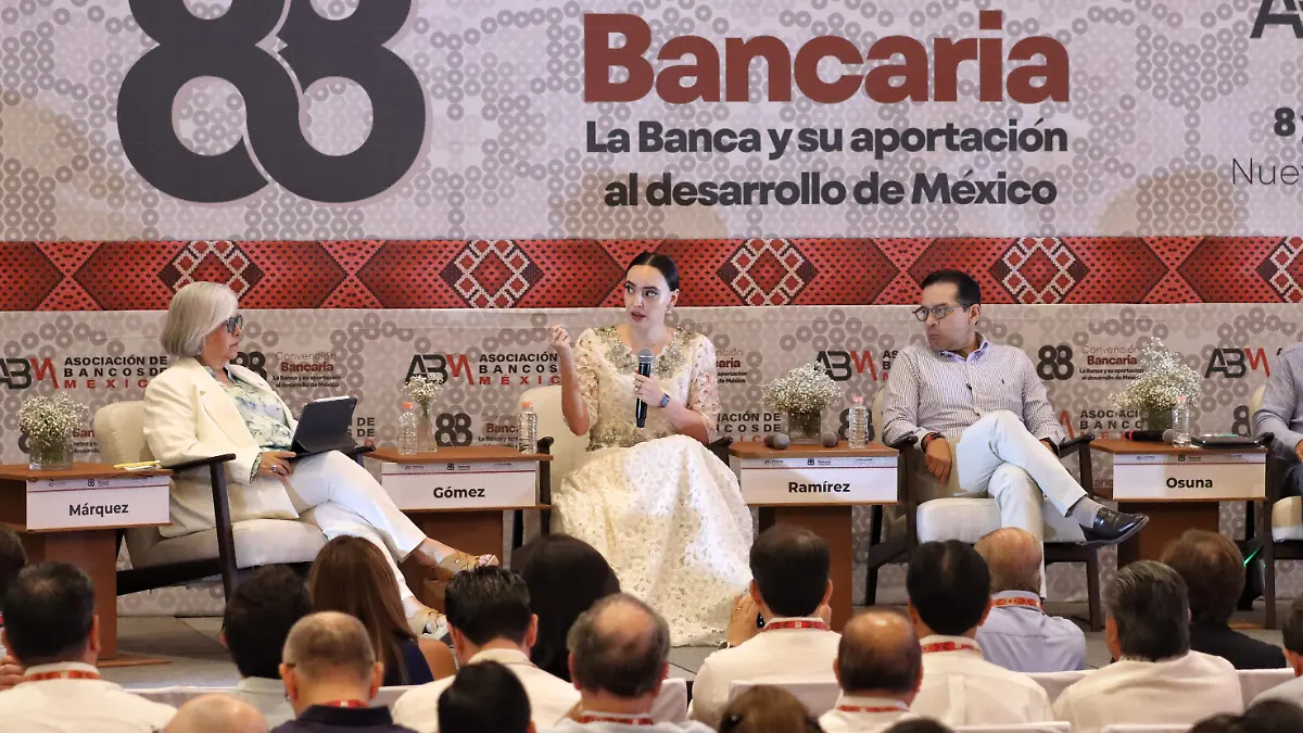 Altagracia Gómez-Graciela Marquez-Convencion Bancaria