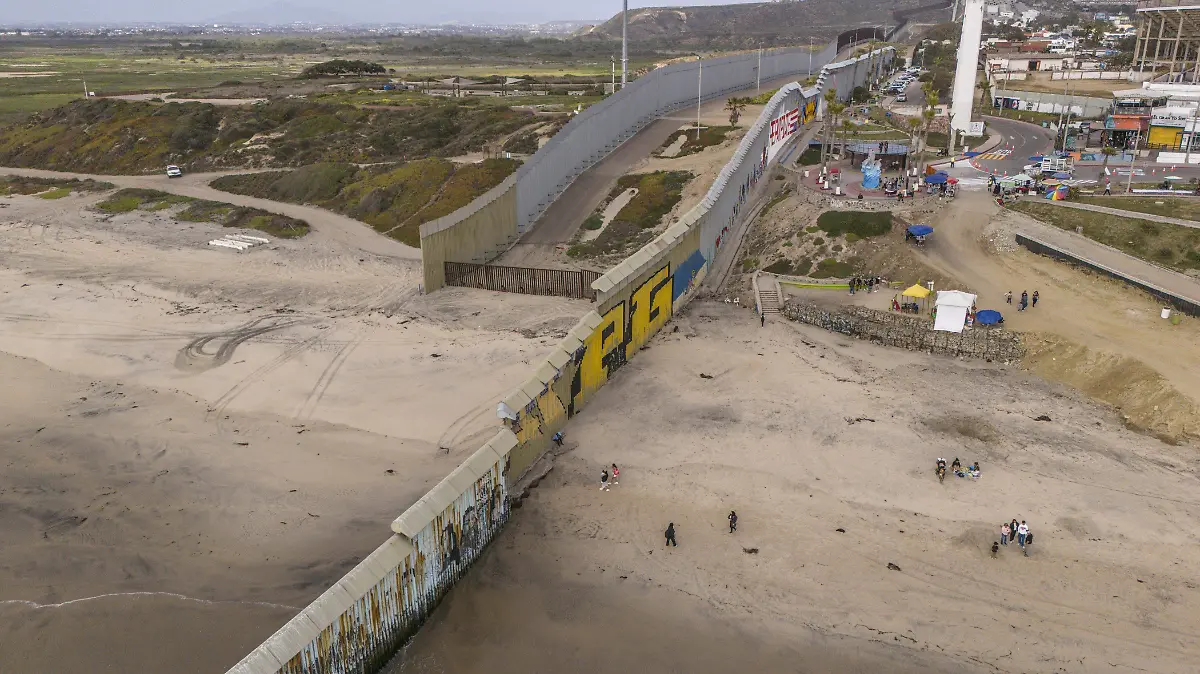 6120770-Tijuana-Frontera-Muro Fronterizo-Baja California-25 (1)