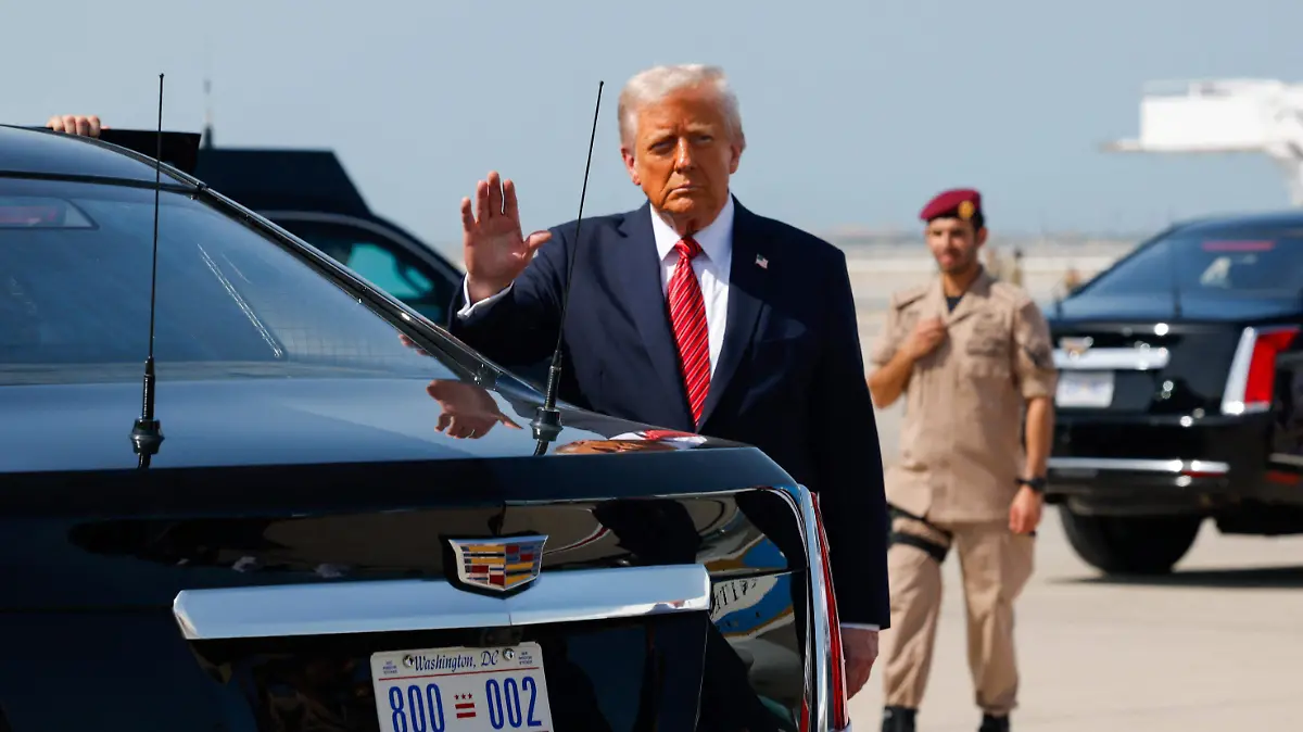 2025-05-14T113040Z_1238198800_RC2NHEADIRSD_RTRMADP_3_USA-TRUMP-GULF