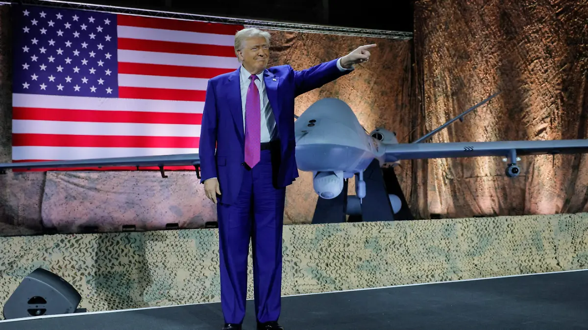 2025-05-15T100948Z_1567769948_RC29IEAQZ2M4_RTRMADP_3_USA-TRUMP-GULF
