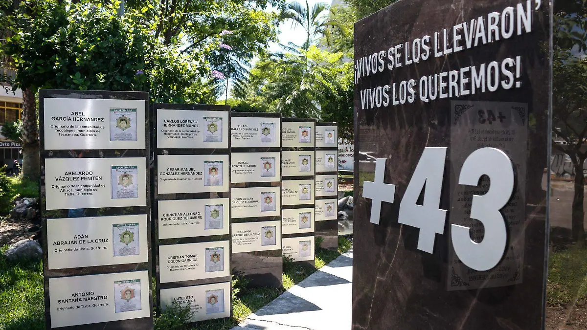 998067_Memorial 43 Ayotzinapa_web