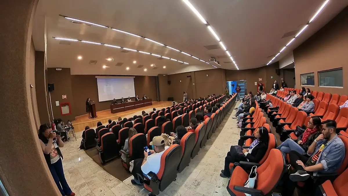 Sesión de consejeros universitarios