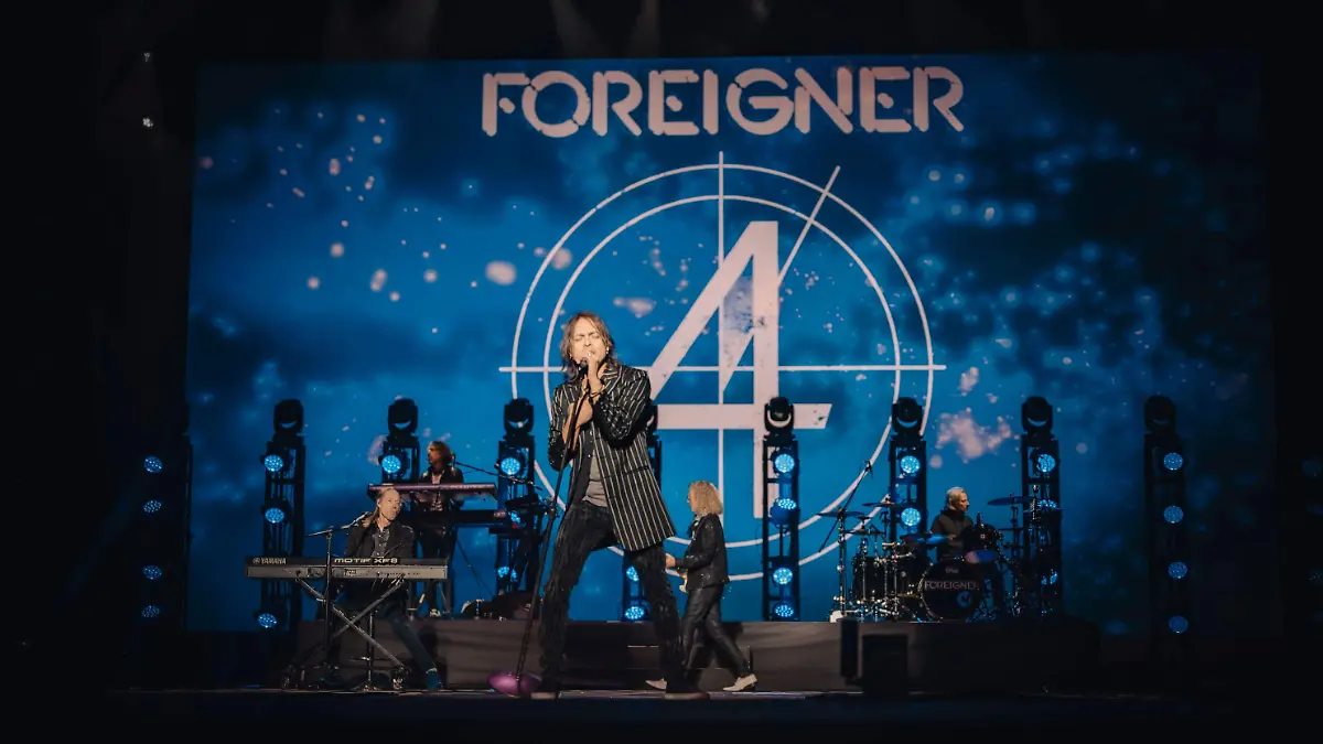 02 INT GRANDE_FOREIGNER_