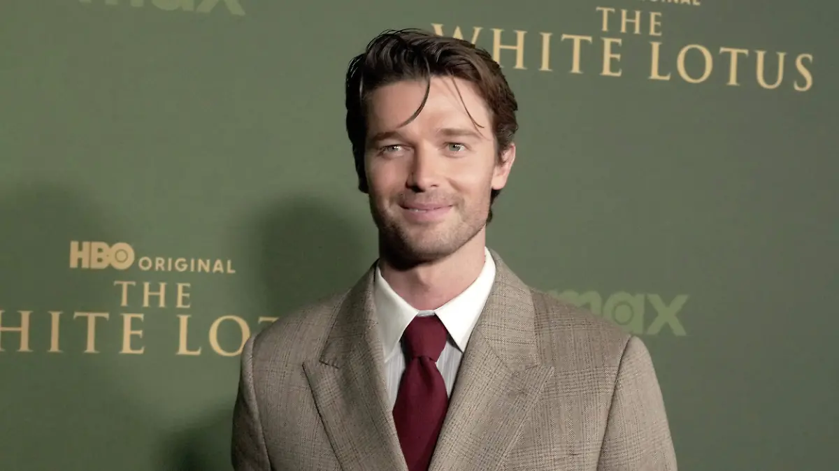 01 GRANDE_Patrick Schwarzenegger actúa en la serie The White Lotus_FOTO Jeff Kravitz-FilmMagic-HBO