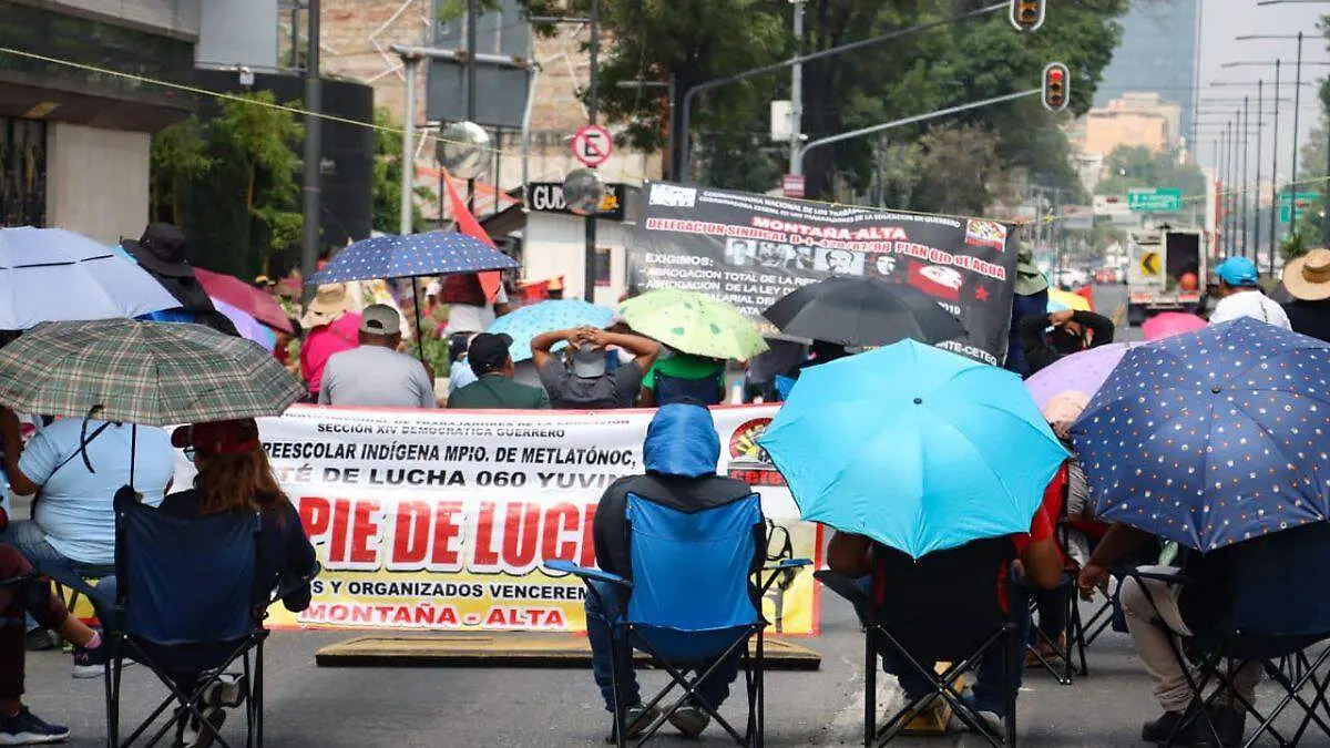Maestros CNTE_bloqueo