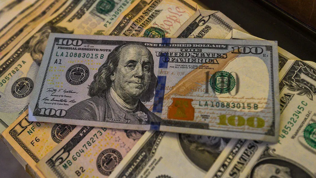 1014828_Aspectos billetes dólar_web