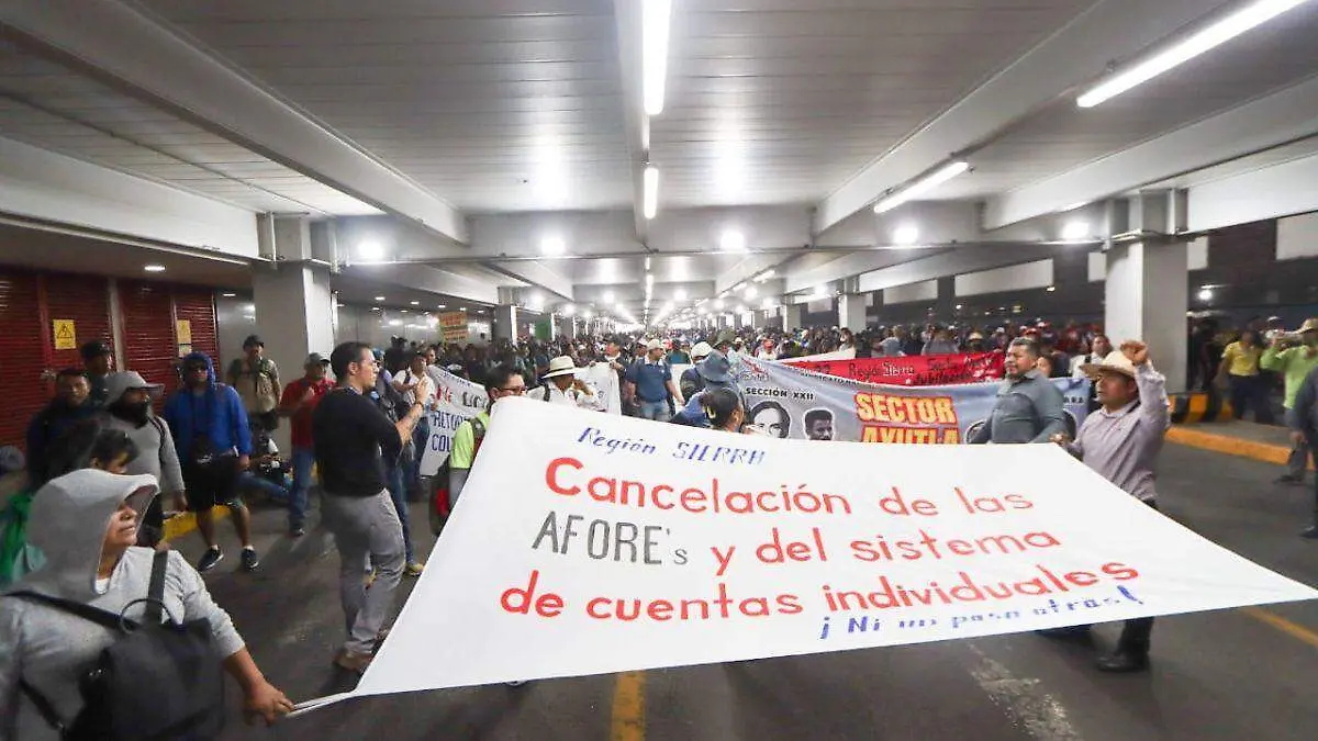CNTE bloqueo AICM_03