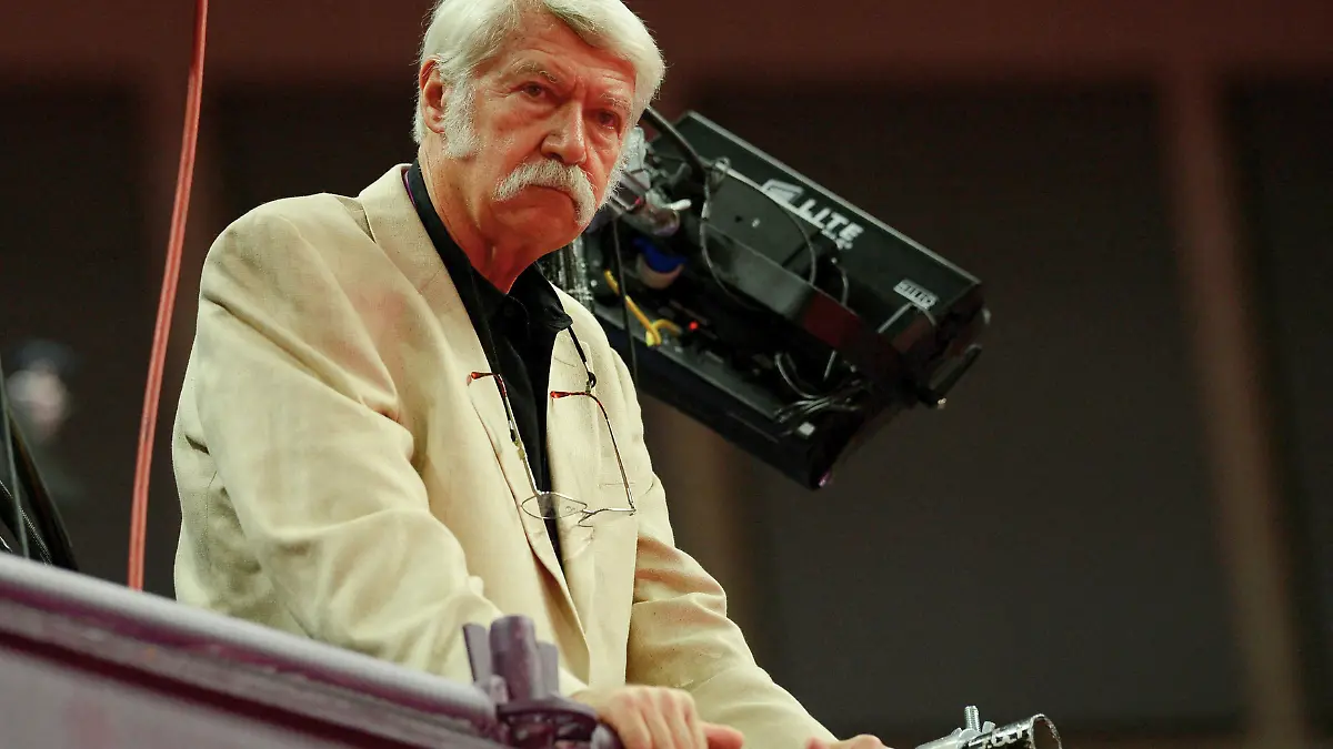 Bela Karolyi (4)