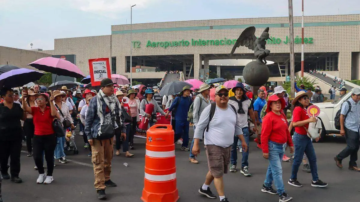 CNTE bloqueo AICM_retiro