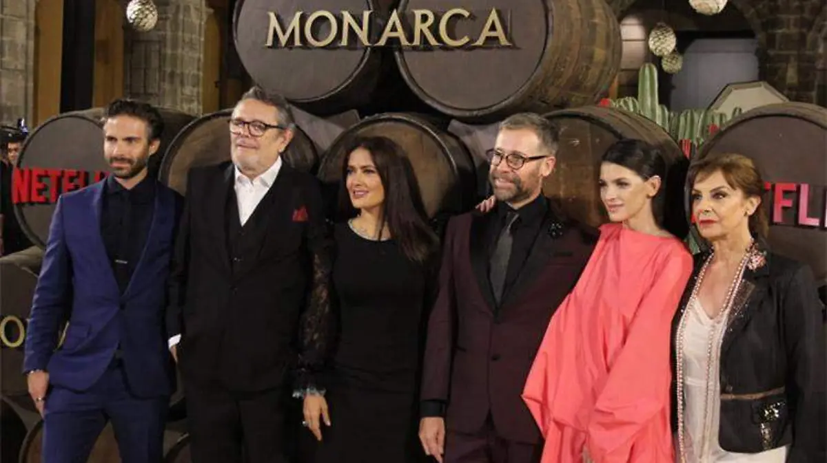 salma-hayek-serie-monarca