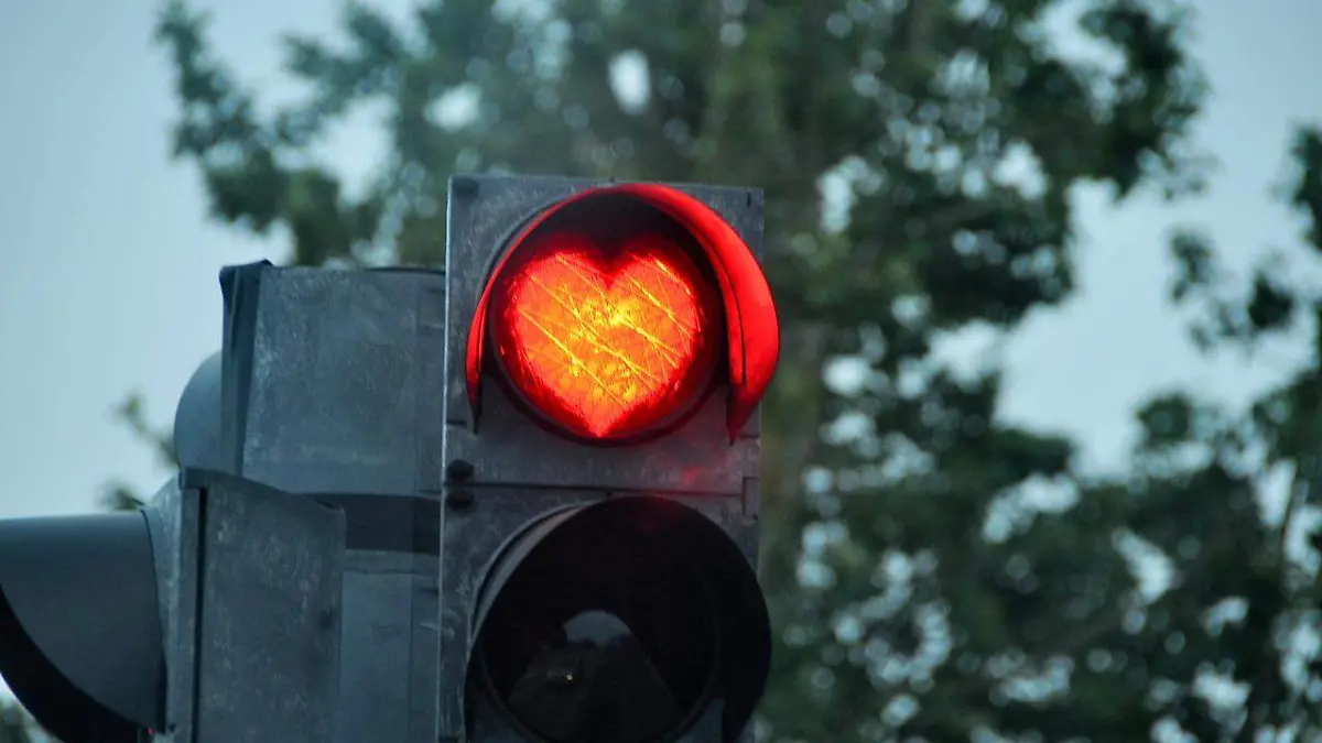 stoplight-2375476_1280