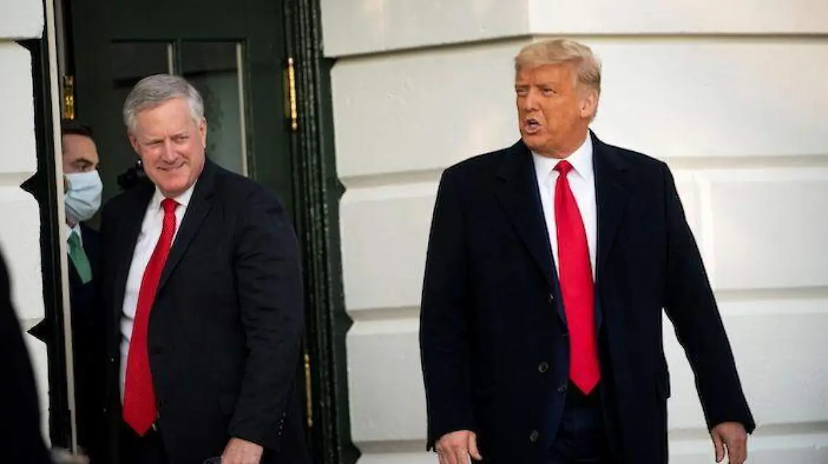 Exjefe de gabinete de Trump colabora en investigación por asalto al Capitolio