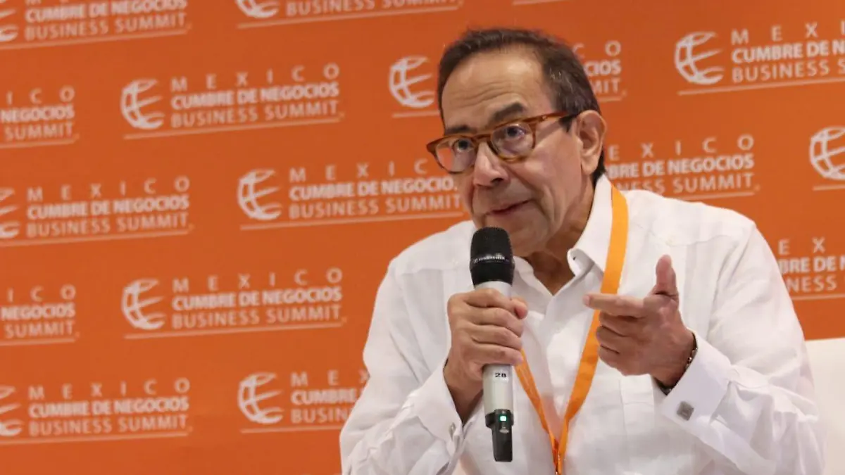 lomelí-cumbre-de-negocios-ROBERTOH