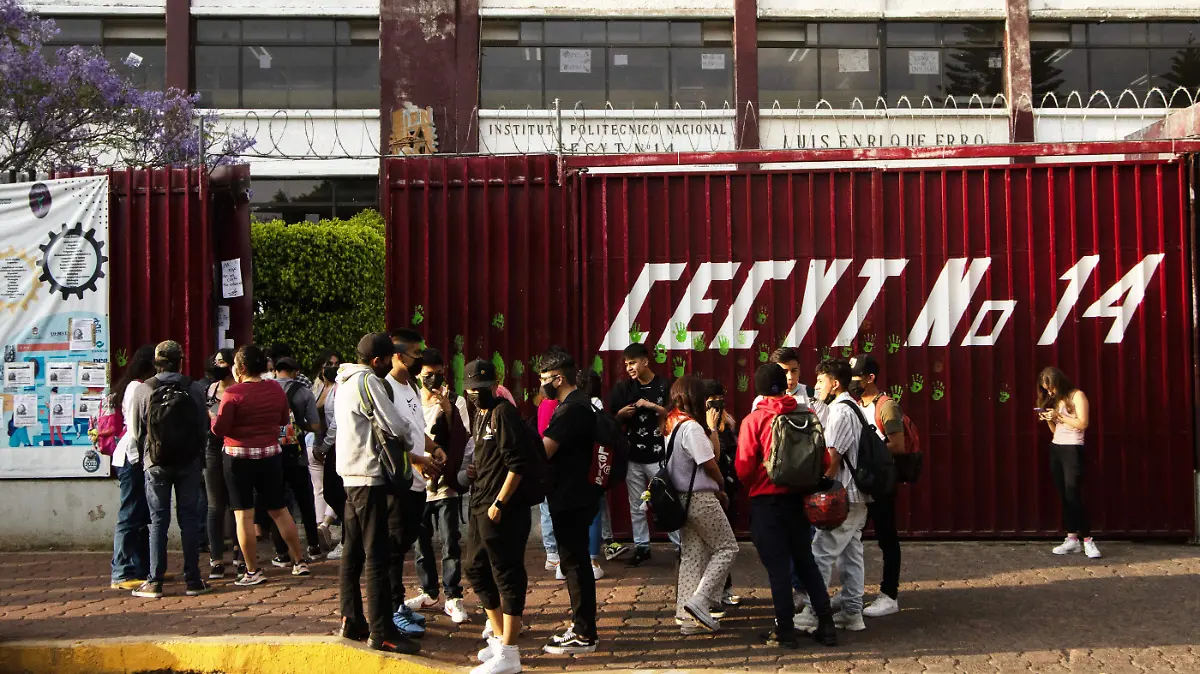 ESTUDIANTES_VOCACIONAL_14_IPN_ESCUELA_alejandro aguilar1