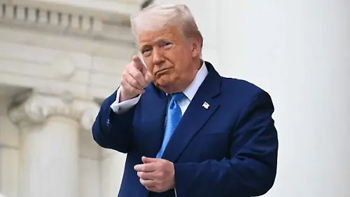 AFP__20250526__487V4Y6__v2__Preview__UsPresidentDonaldTrumpLaysAWreathAtTheTombOfThe