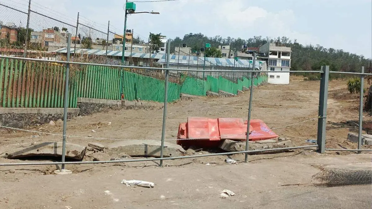 CERRO DE LA ESTRELLA-CONSTRUCCION ILEGAL-cortesia colonos de la estrella sur