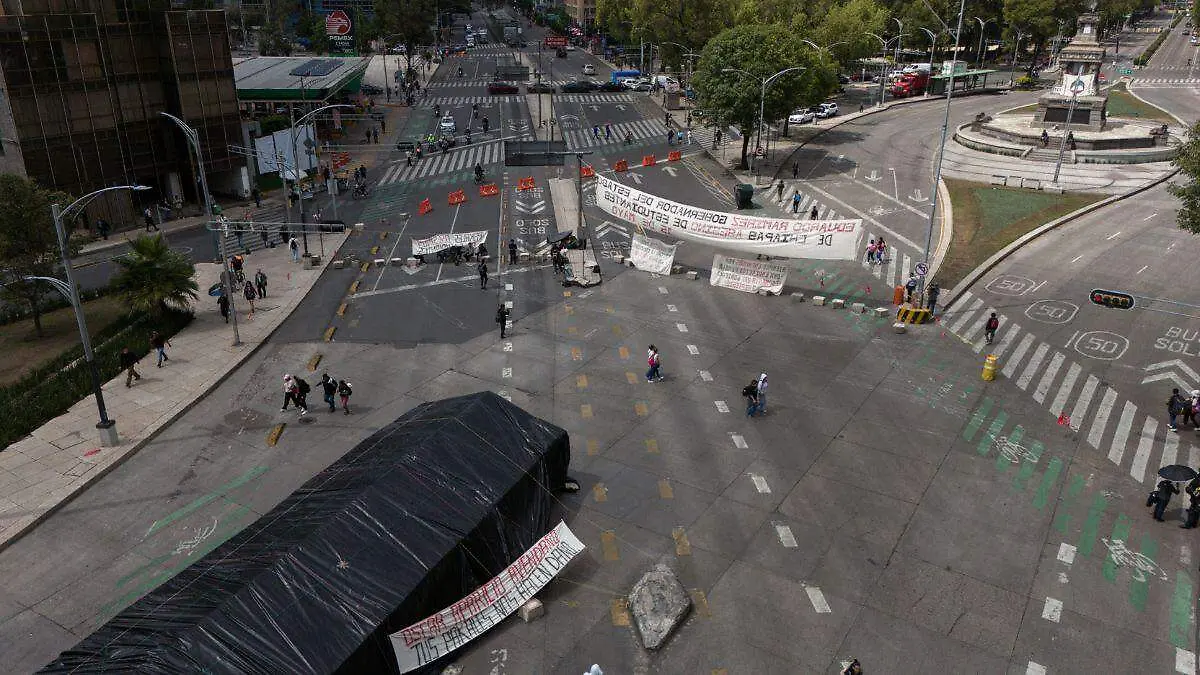 Bloqueo normalistas Reforma