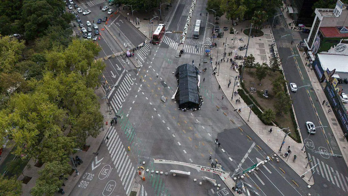 Bloqueo normalistas Reforma_02