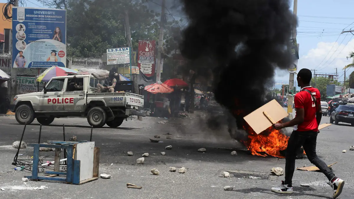 2025-05-16T022629Z_1150967619_RC2HIEAKWCTK_RTRMADP_3_HAITI-VIOLENCE