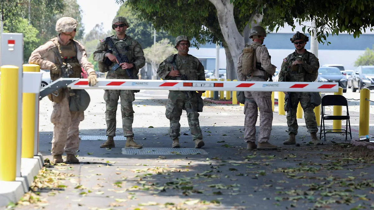 Llegan a Los Ángeles 200 marines para proteger a personal y edificios federales
