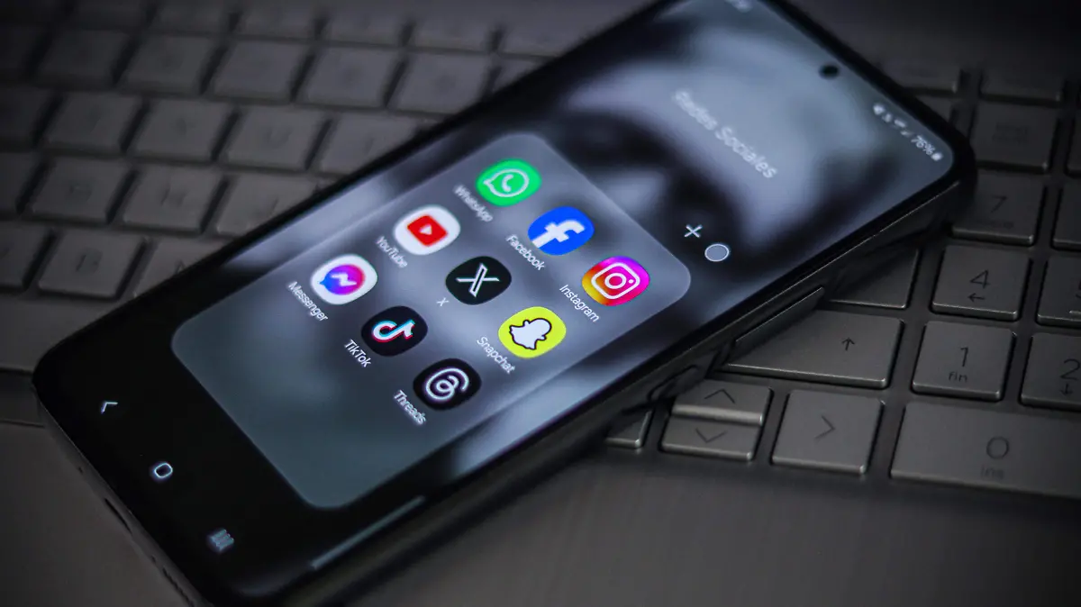 Redes Sociales-Facebook-Instagram-X-Twitter-Snapchat (9)