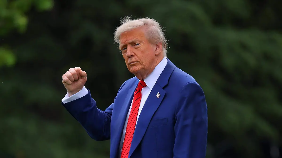 2025-06-20T183619Z_759724158_RC2I6FAEE9S3_RTRMADP_3_USA-TRUMP